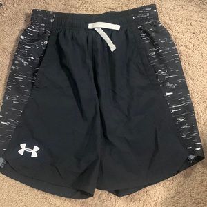 Boys youth medium Under Armour shorts